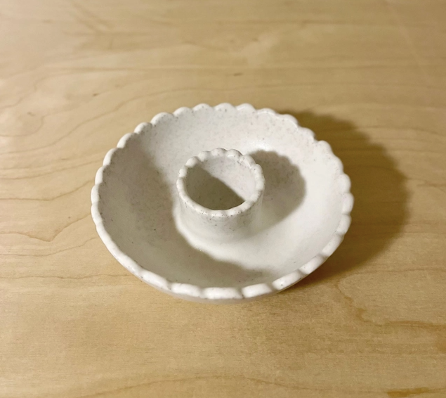 Scalloped Candle Holder in Marshmellow