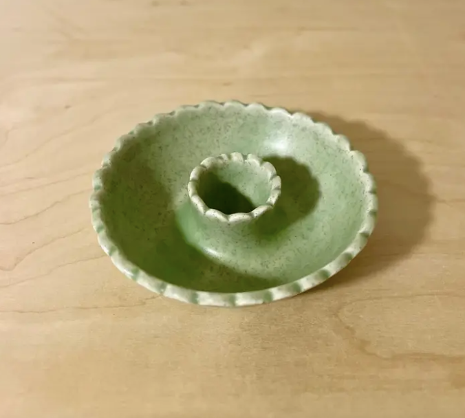 Scalloped Candle Holder in Matcha