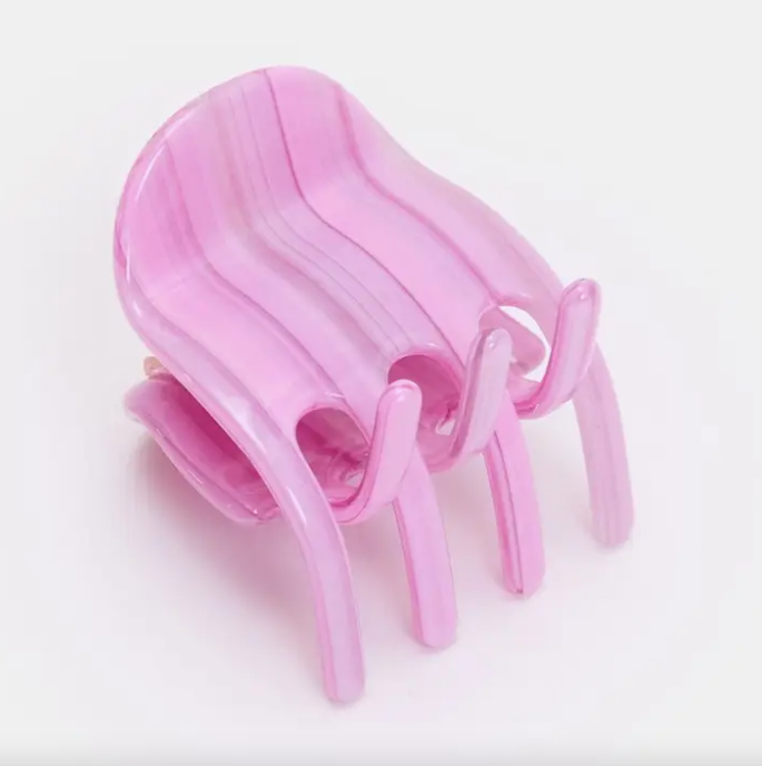 Ursa Claw in Petunia