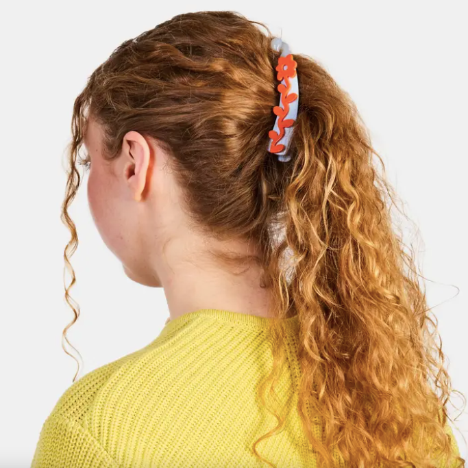 Banana Clip in Poppy Sky