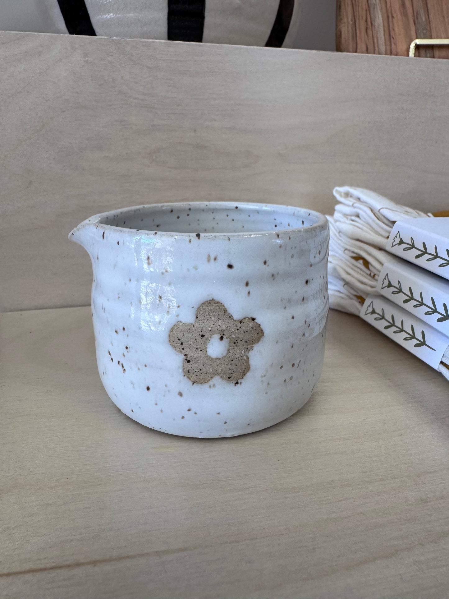 Espresso Pitcher in White Daisy