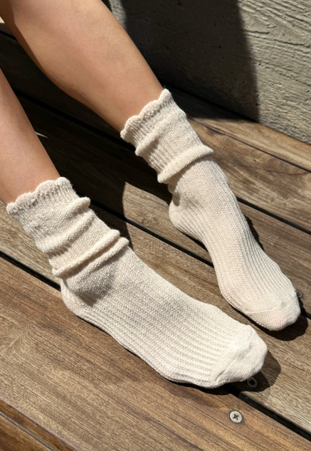 Linen Scallop Socks in Naturel