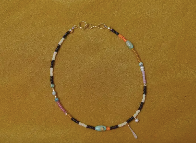 Dainty Seed Bead Bracelet in Black & White