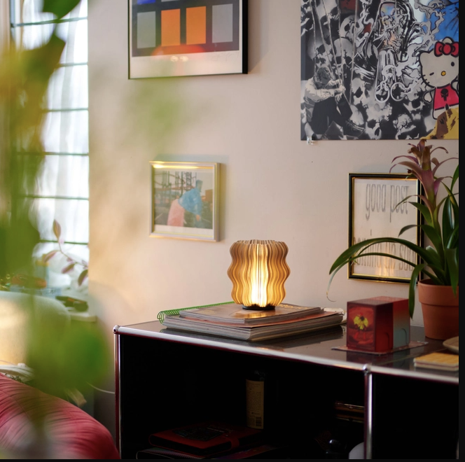 Cordless Mini Wavy Lamp in Smoke