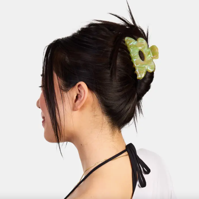 Flower Claw in Jade Swirl