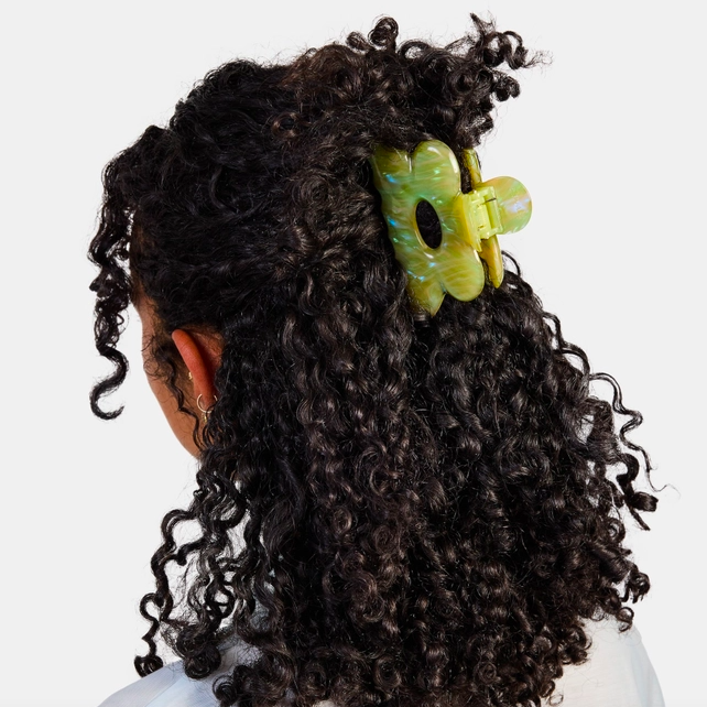 Flower Claw in Jade Swirl