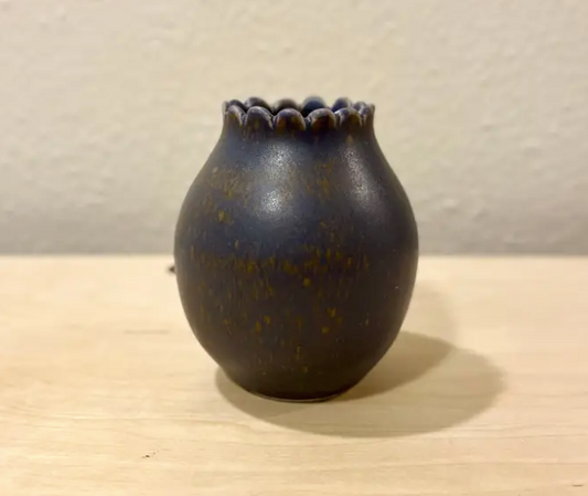 Ruffle Bud Vase in Midnight