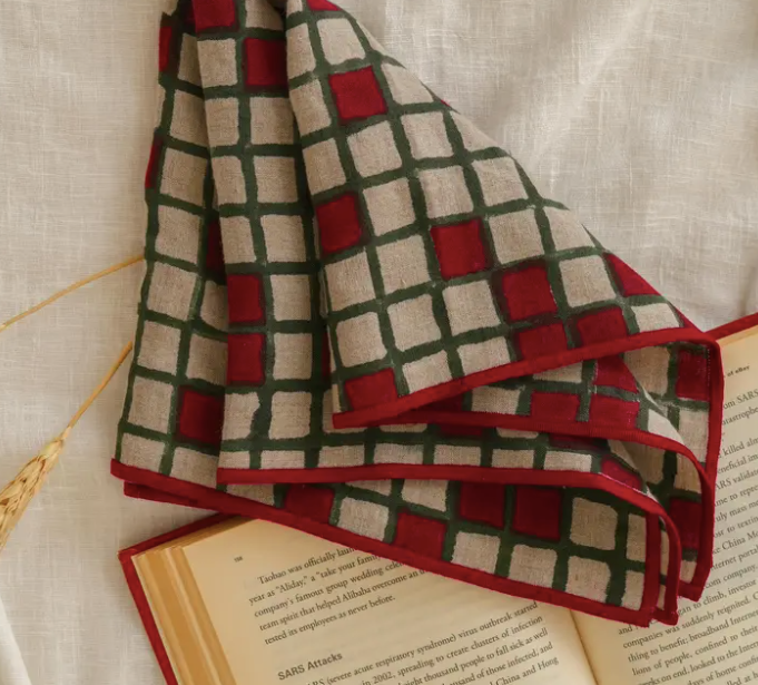 Linen Napkin Set in Gingham Checks