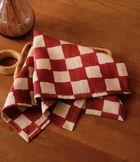 Linen Napkin Set in Red Chequers