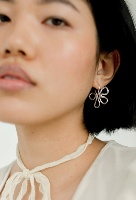 Flora Medium Hoops