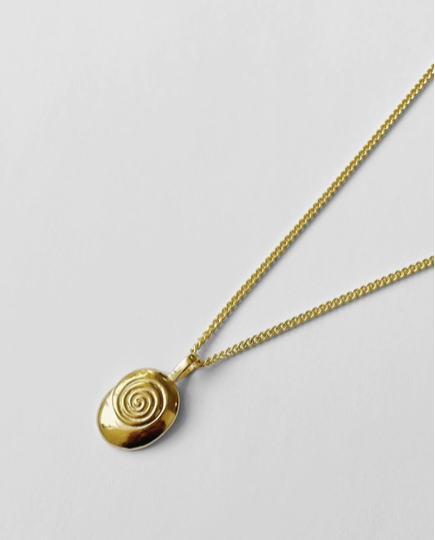 Nautilus Necklace in Gold