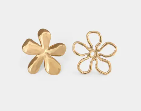 Unio Flower Studs in Gold