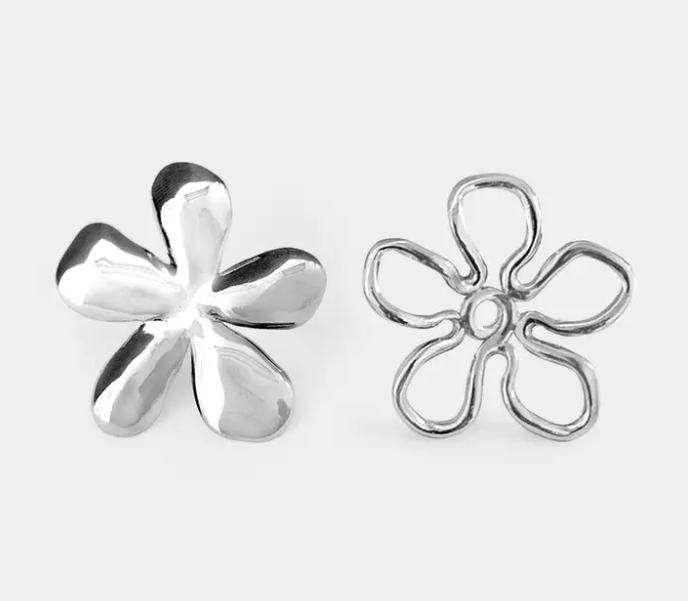 Unio Flower Studs in Silver