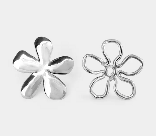Unio Flower Studs in Silver